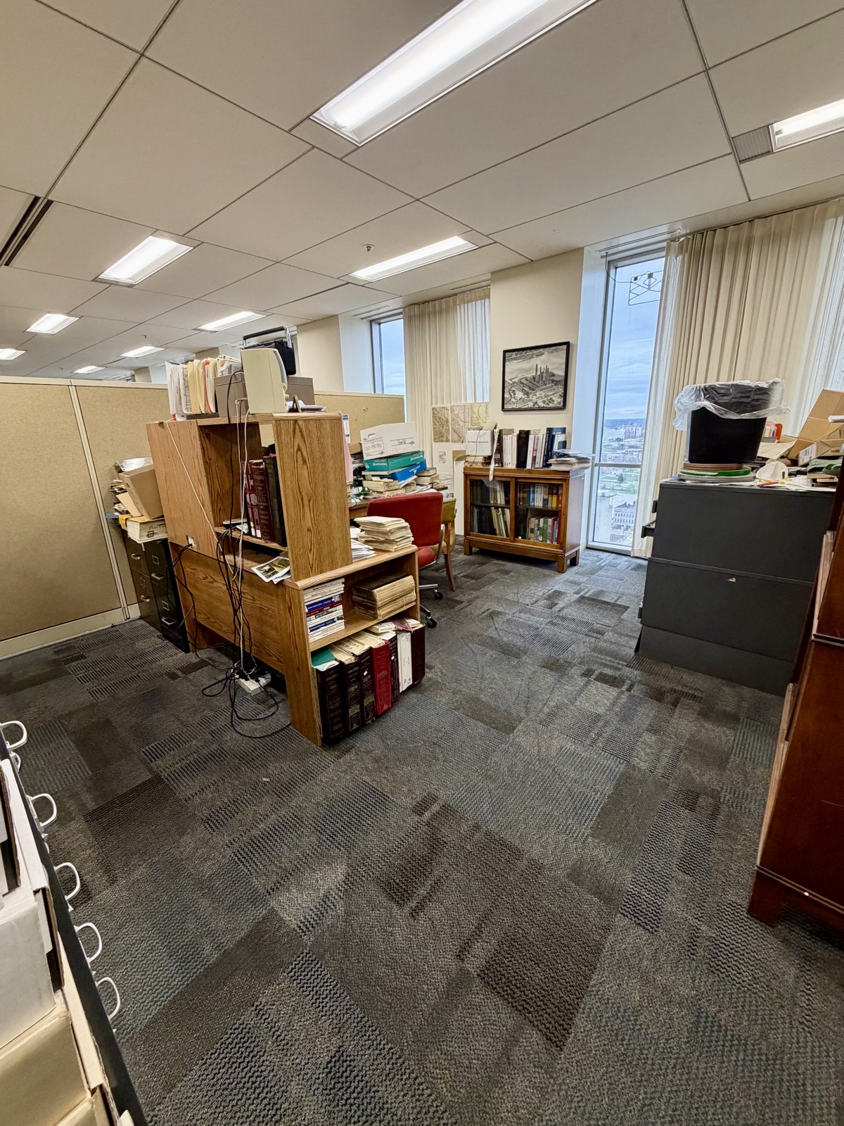 Cubicle Work Area after cleaning