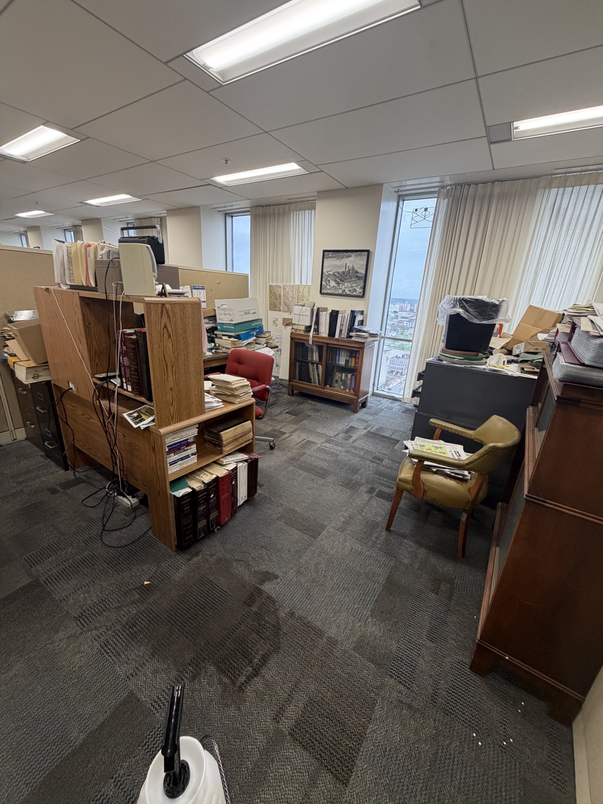 Cubicle Work Area before cleaning